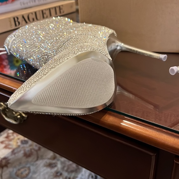 NWT Steve Madden Cloak Crystal Bootie - Picture 4 of 4